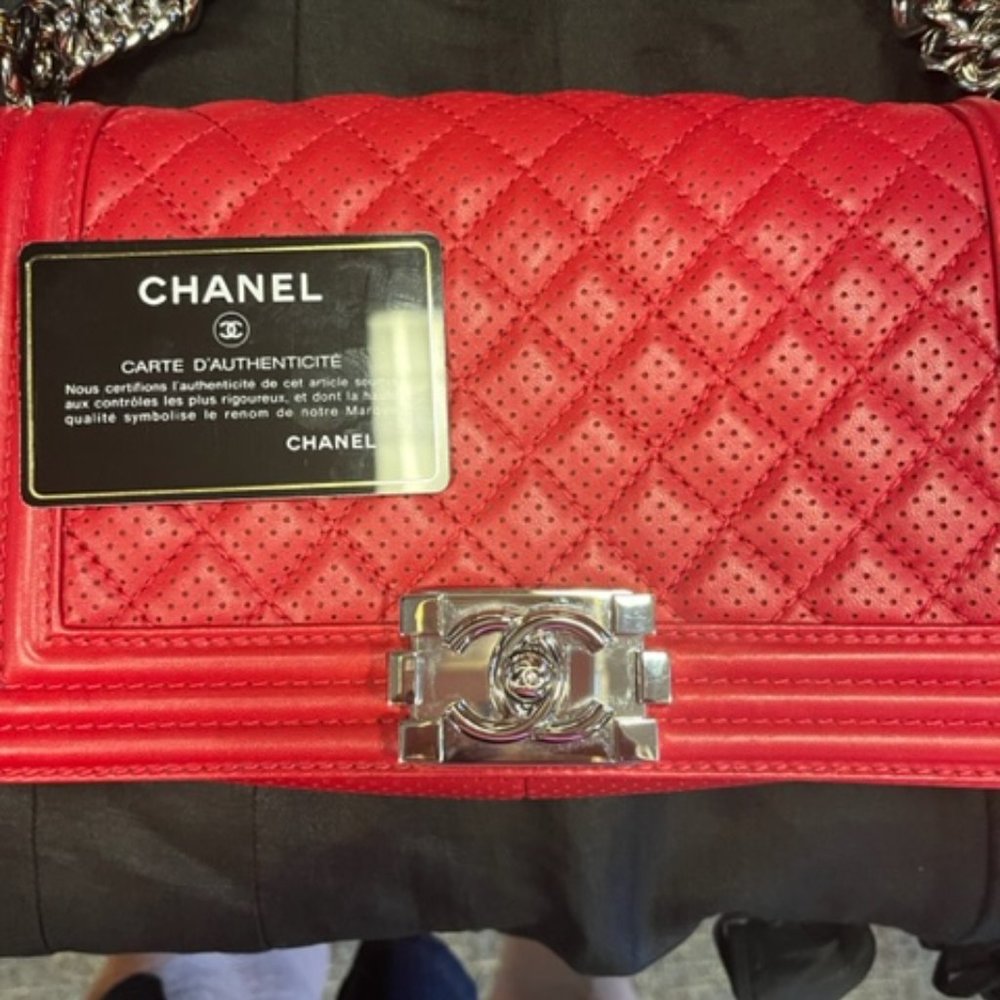 Authentic Chanel Medium Raspberry Boyfriend Calfs… - image 2